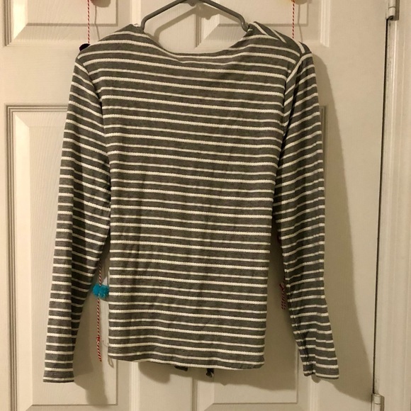Grey & White Striped Blouse; brand: a new day; size :M - Picture 5 of 5